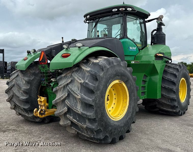 image for item EE0042 2018 John Deere 9470R Scraper Special 4WD tractor