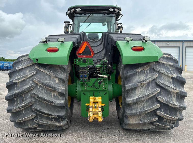 image for item EE0042 2018 John Deere 9470R Scraper Special 4WD tractor