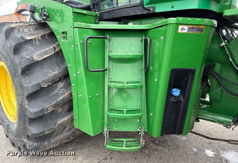 image for item EE0042 2018 John Deere 9470R Scraper Special 4WD tractor
