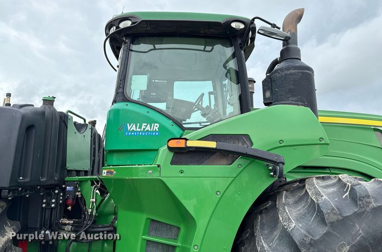 image for item EE0042 2018 John Deere 9470R Scraper Special 4WD tractor