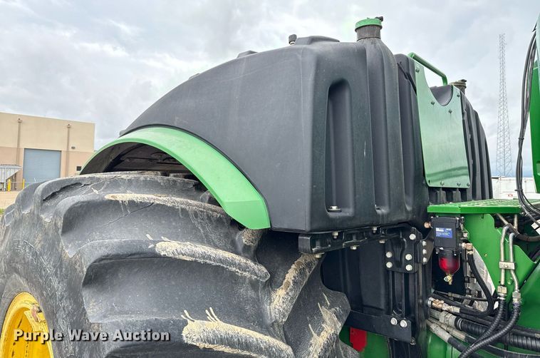 image for item EE0042 2018 John Deere 9470R Scraper Special 4WD tractor