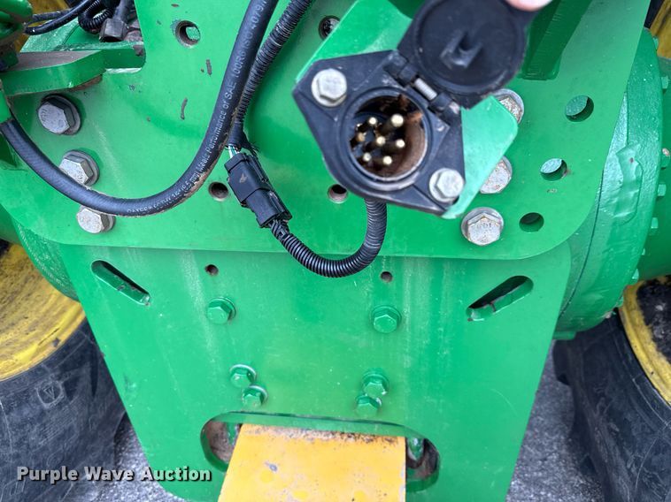 image for item EE0042 2018 John Deere 9470R Scraper Special 4WD tractor