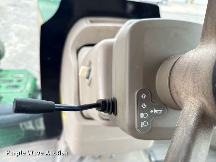 image for item EE0042 2018 John Deere 9470R Scraper Special 4WD tractor