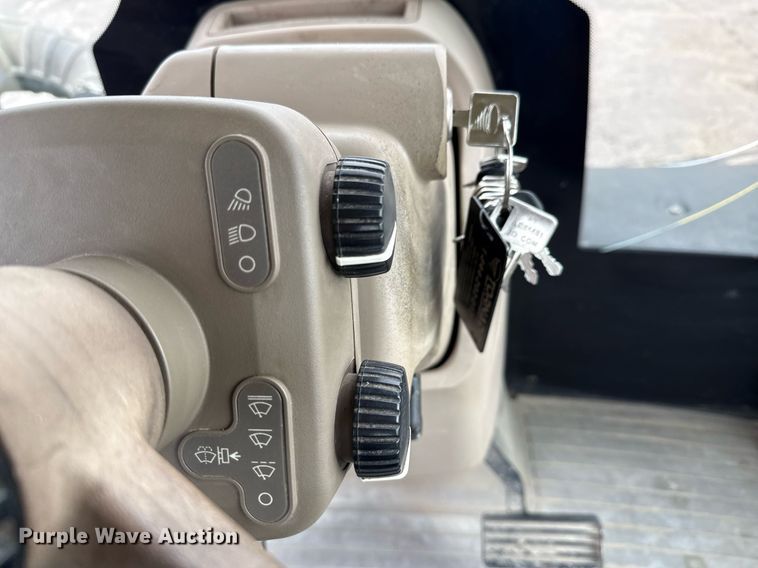 image for item EE0042 2018 John Deere 9470R Scraper Special 4WD tractor