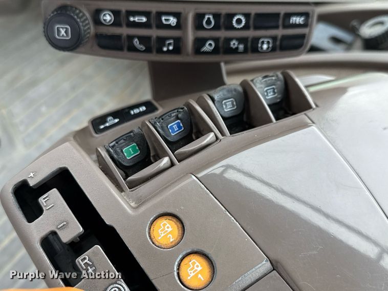 image for item EE0042 2018 John Deere 9470R Scraper Special 4WD tractor