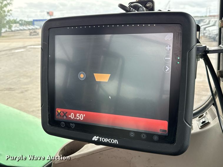 image for item EE0042 2018 John Deere 9470R Scraper Special 4WD tractor