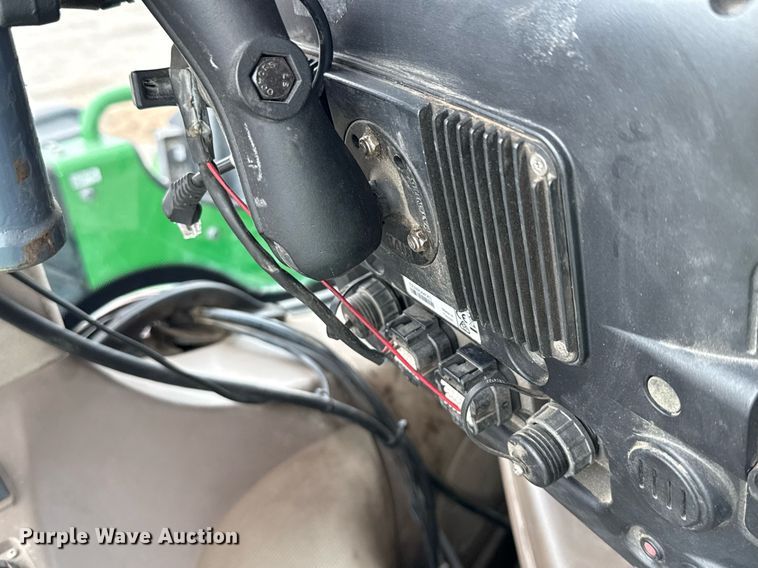 image for item EE0042 2018 John Deere 9470R Scraper Special 4WD tractor