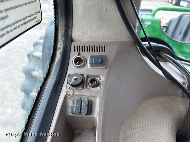 image for item EE0042 2018 John Deere 9470R Scraper Special 4WD tractor