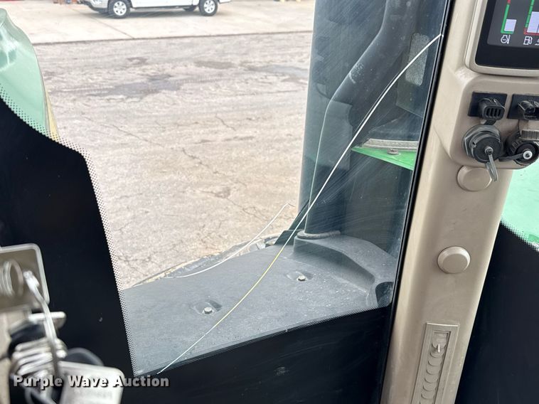 image for item EE0042 2018 John Deere 9470R Scraper Special 4WD tractor