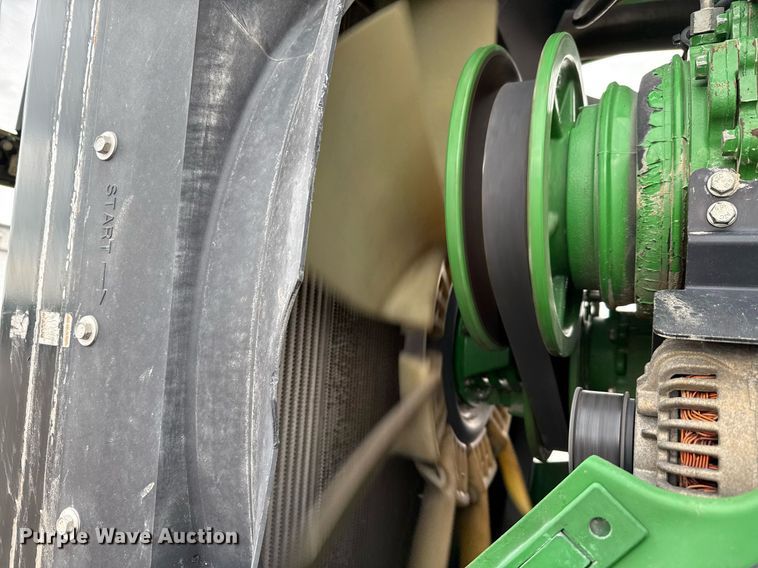 image for item EE0042 2018 John Deere 9470R Scraper Special 4WD tractor