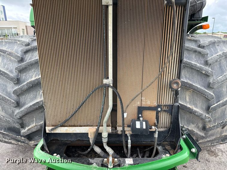 image for item EE0042 2018 John Deere 9470R Scraper Special 4WD tractor