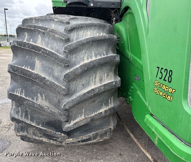 image for item EE0042 2018 John Deere 9470R Scraper Special 4WD tractor