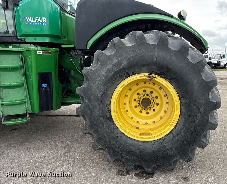 image for item EE0042 2018 John Deere 9470R Scraper Special 4WD tractor