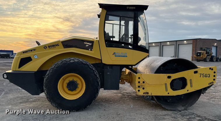 image for item EE0043 2018 Bomag BW 211 D-5 single drum vibratory roller