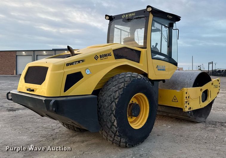image for item EE0043 2018 Bomag BW 211 D-5 single drum vibratory roller