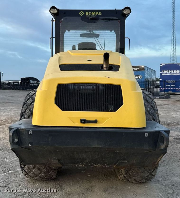 image for item EE0043 2018 Bomag BW 211 D-5 single drum vibratory roller