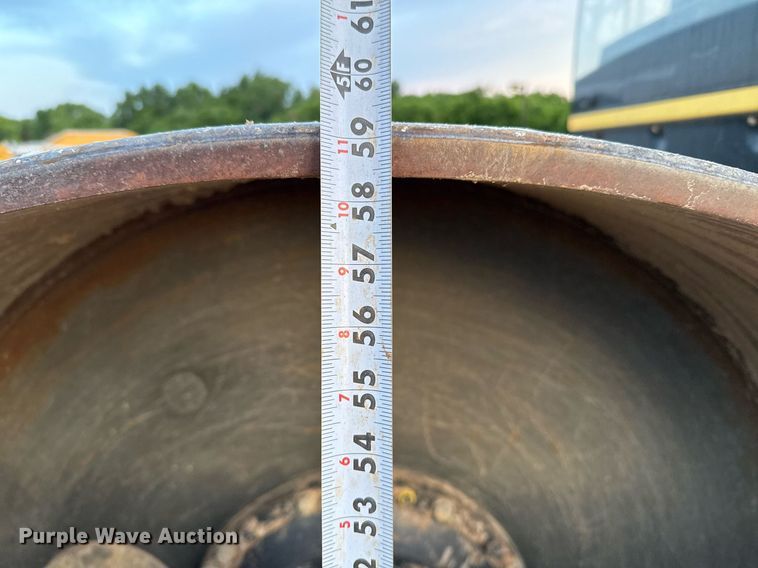 image for item EE0043 2018 Bomag BW 211 D-5 single drum vibratory roller