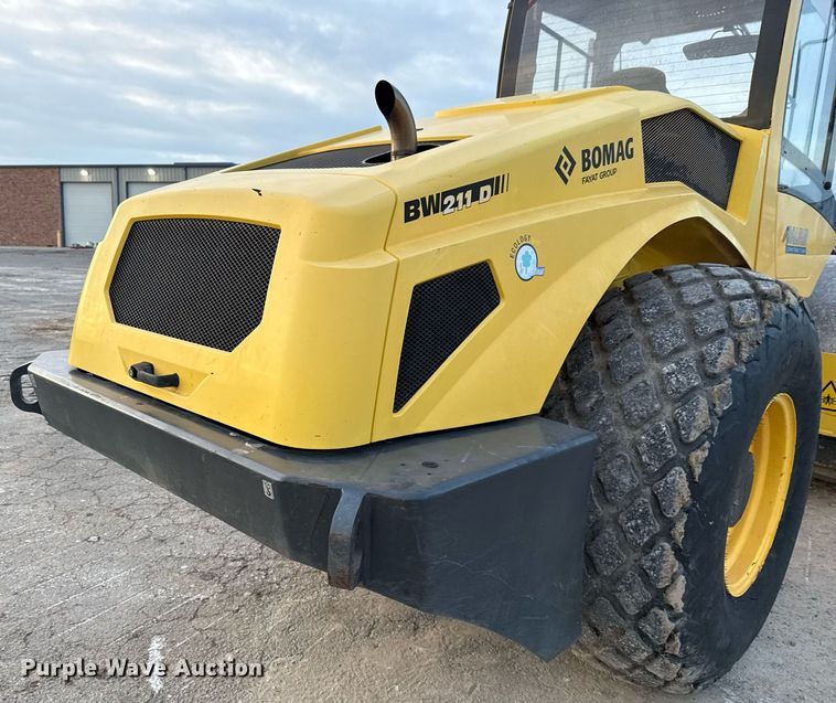 image for item EE0043 2018 Bomag BW 211 D-5 single drum vibratory roller