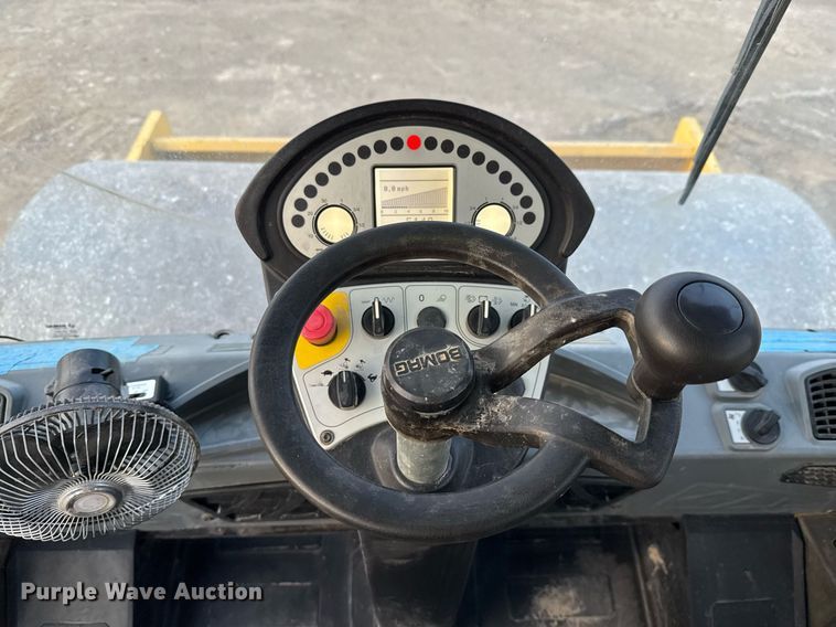 image for item EE0043 2018 Bomag BW 211 D-5 single drum vibratory roller