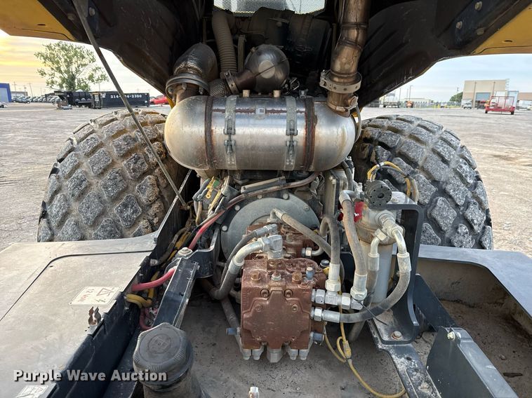 image for item EE0043 2018 Bomag BW 211 D-5 single drum vibratory roller