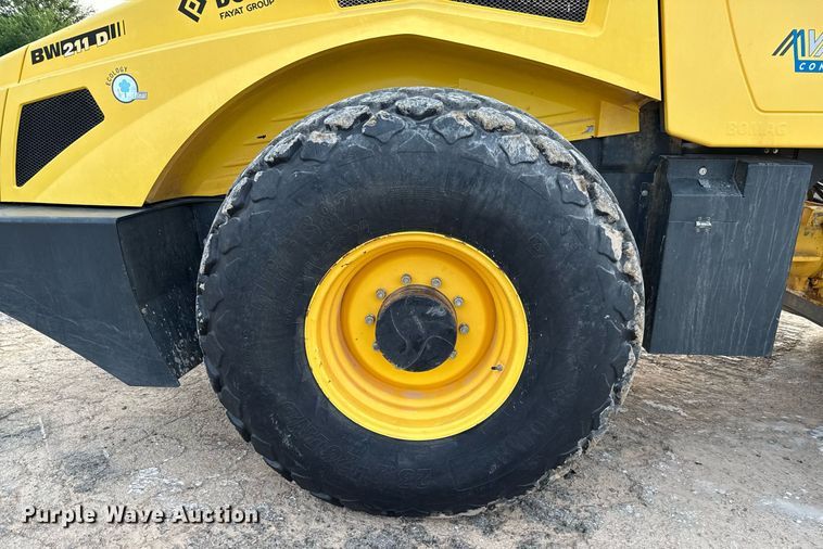 image for item EE0043 2018 Bomag BW 211 D-5 single drum vibratory roller