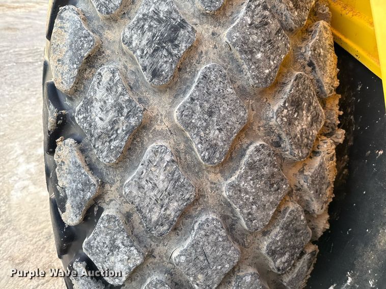 image for item EE0043 2018 Bomag BW 211 D-5 single drum vibratory roller