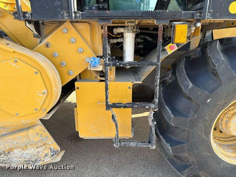 image for item EE0044 2020 Caterpillar RM400 reclaimer