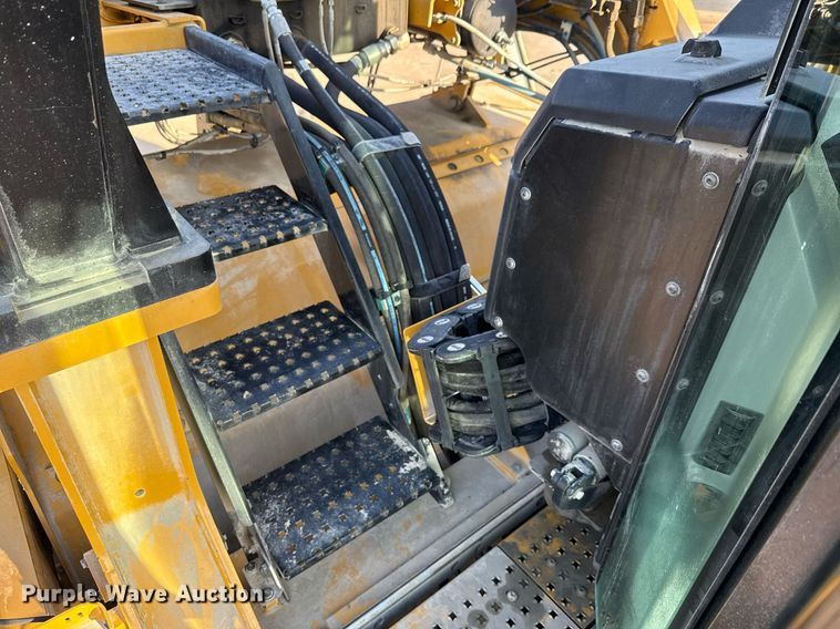 image for item EE0044 2020 Caterpillar RM400 reclaimer