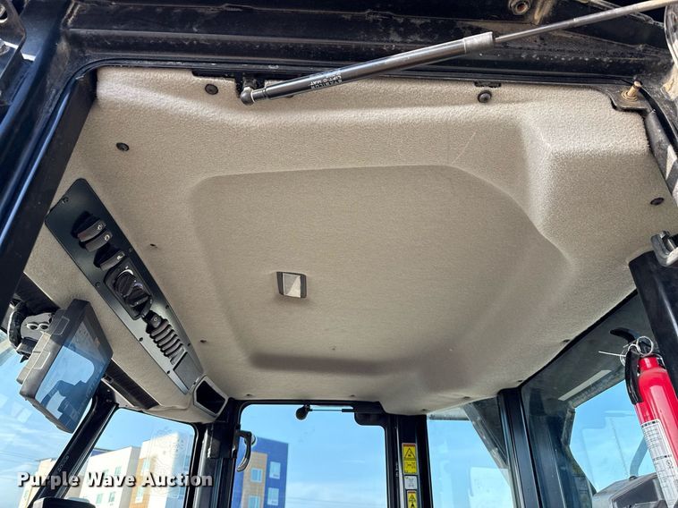 image for item EE0044 2020 Caterpillar RM400 reclaimer