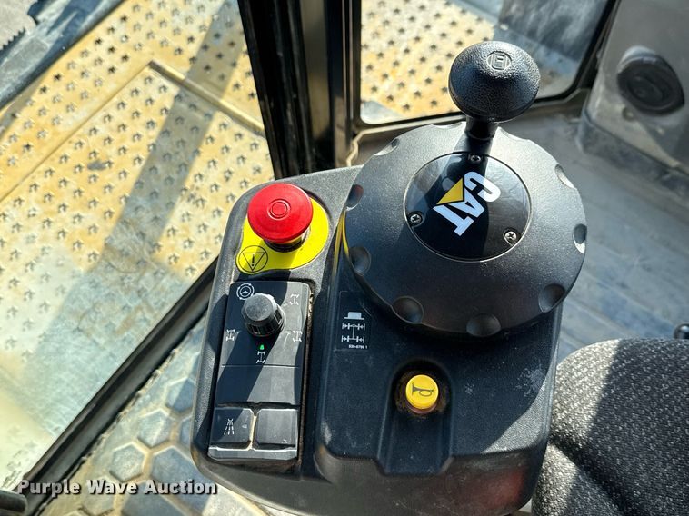 image for item EE0044 2020 Caterpillar RM400 reclaimer