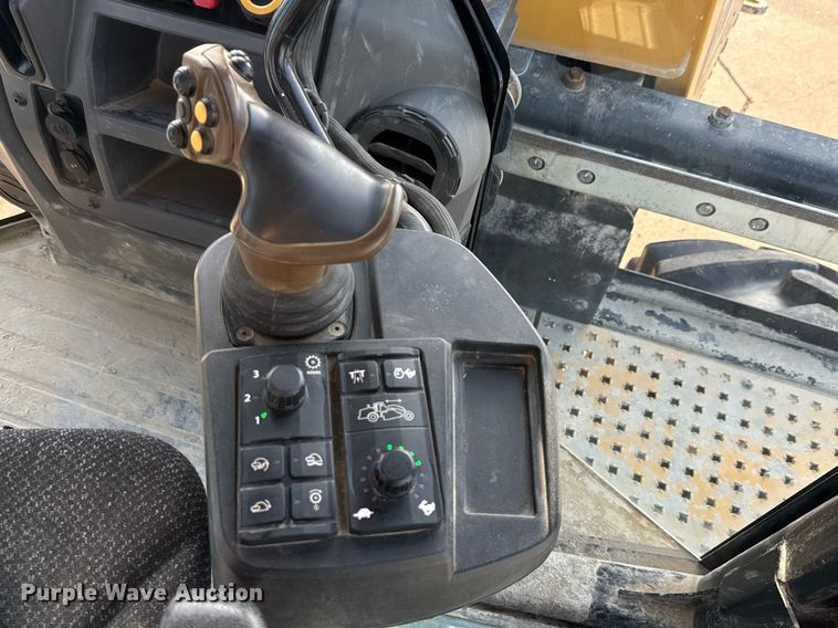 image for item EE0044 2020 Caterpillar RM400 reclaimer