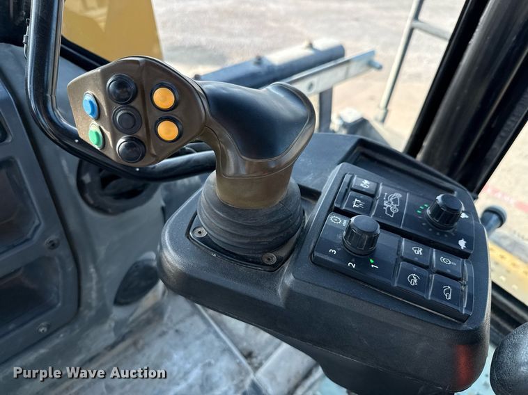 image for item EE0044 2020 Caterpillar RM400 reclaimer