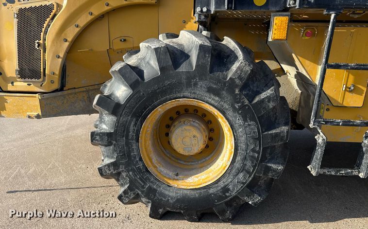 image for item EE0044 2020 Caterpillar RM400 reclaimer