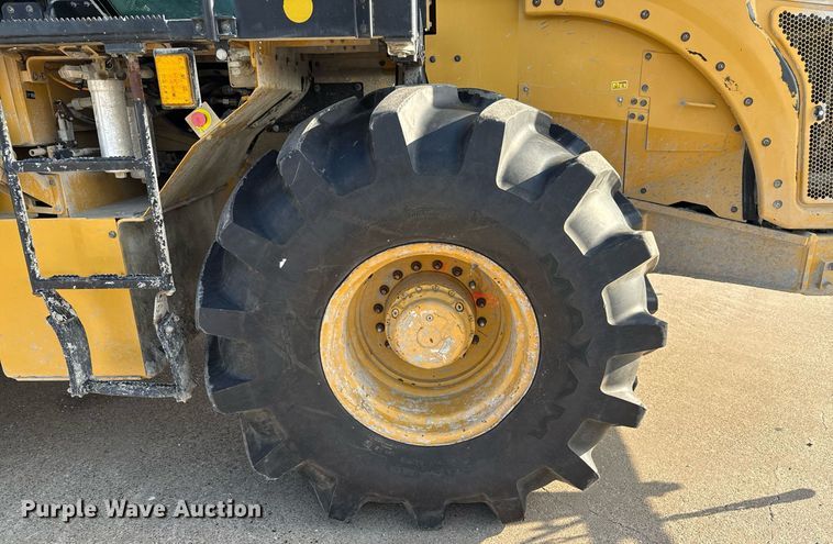 image for item EE0044 2020 Caterpillar RM400 reclaimer