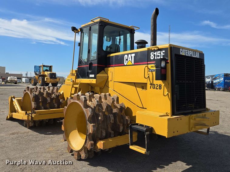 image for item EE0046 2001 Caterpillar 815F soil compactor