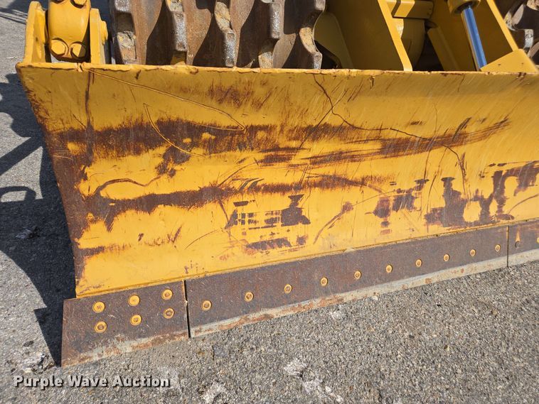 image for item EE0046 2001 Caterpillar 815F soil compactor