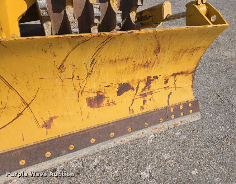 image for item EE0046 2001 Caterpillar 815F soil compactor