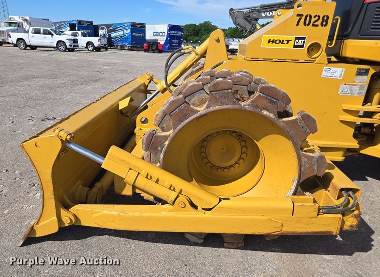 image for item EE0046 2001 Caterpillar 815F soil compactor