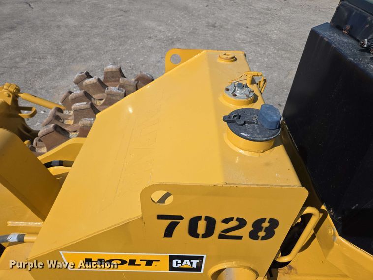image for item EE0046 2001 Caterpillar 815F soil compactor