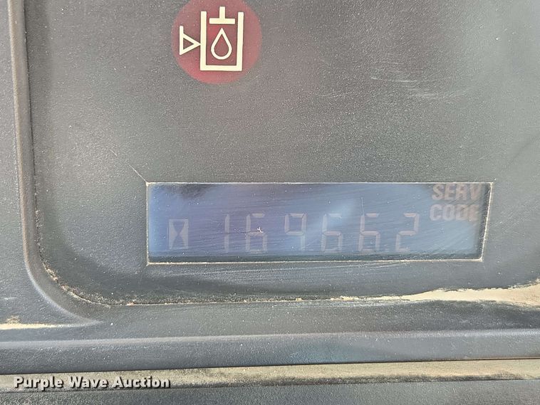 image for item EE0046 2001 Caterpillar 815F soil compactor