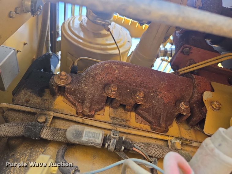 image for item EE0046 2001 Caterpillar 815F soil compactor