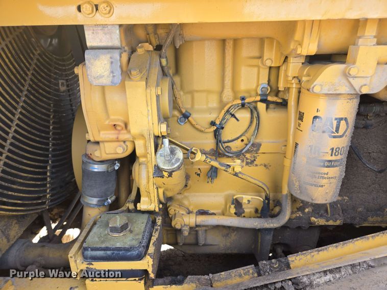 image for item EE0046 2001 Caterpillar 815F soil compactor