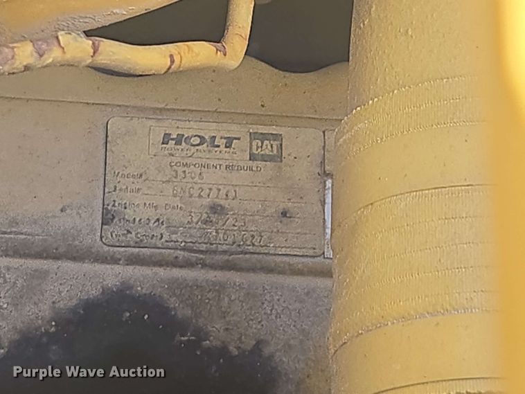 image for item EE0046 2001 Caterpillar 815F soil compactor