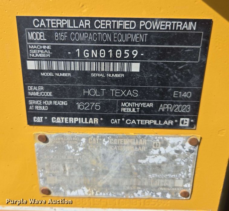 image for item EE0046 2001 Caterpillar 815F soil compactor