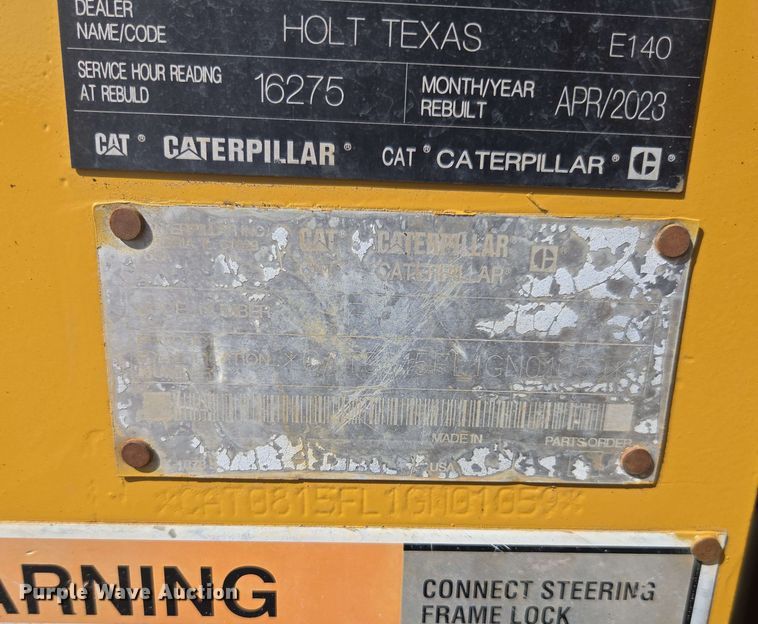 image for item EE0046 2001 Caterpillar 815F soil compactor