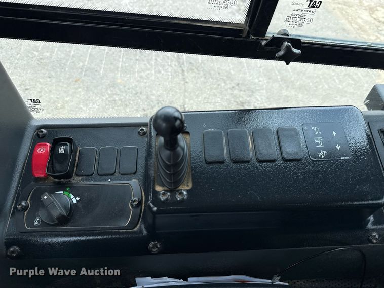 image for item EE0047 2023 Caterpillar D4 LGP dozer