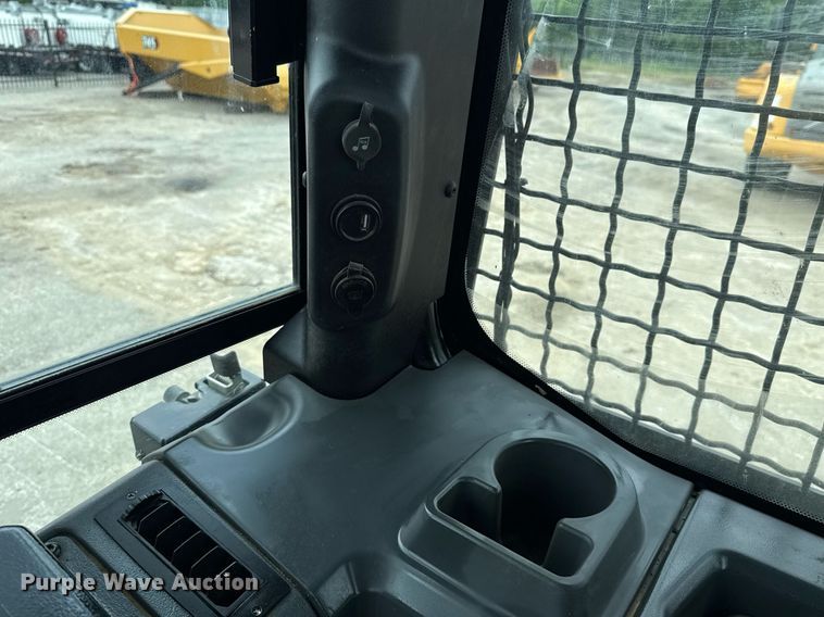 image for item EE0047 2023 Caterpillar D4 LGP dozer