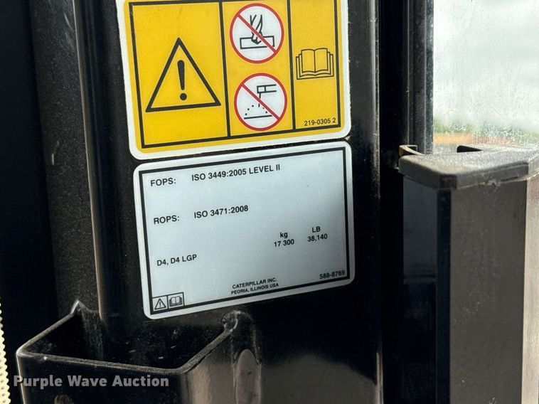 image for item EE0047 2023 Caterpillar D4 LGP dozer