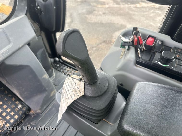 image for item EE0048 2023 Caterpillar 963 track loader