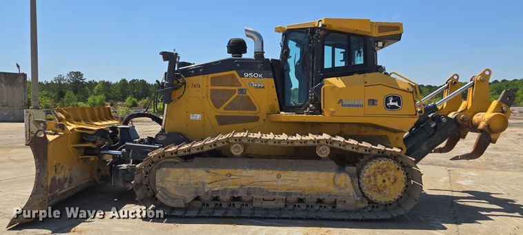image for item EE0049 2019 John Deere 950K LGP dozer